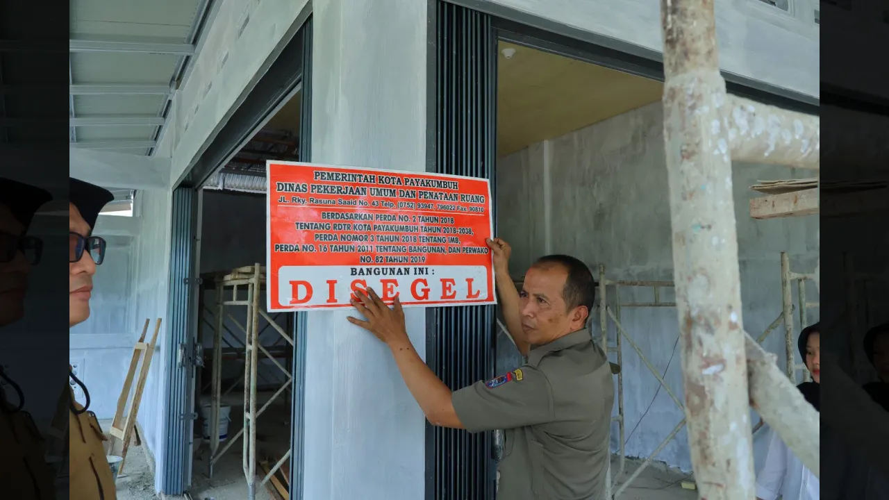 Segel Bangunan tak berizin